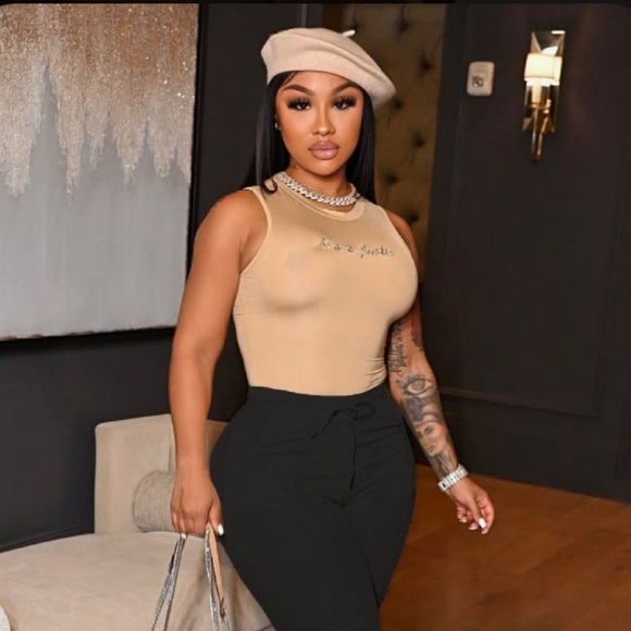 Black Beret 🖤 - Picture 3 of 7